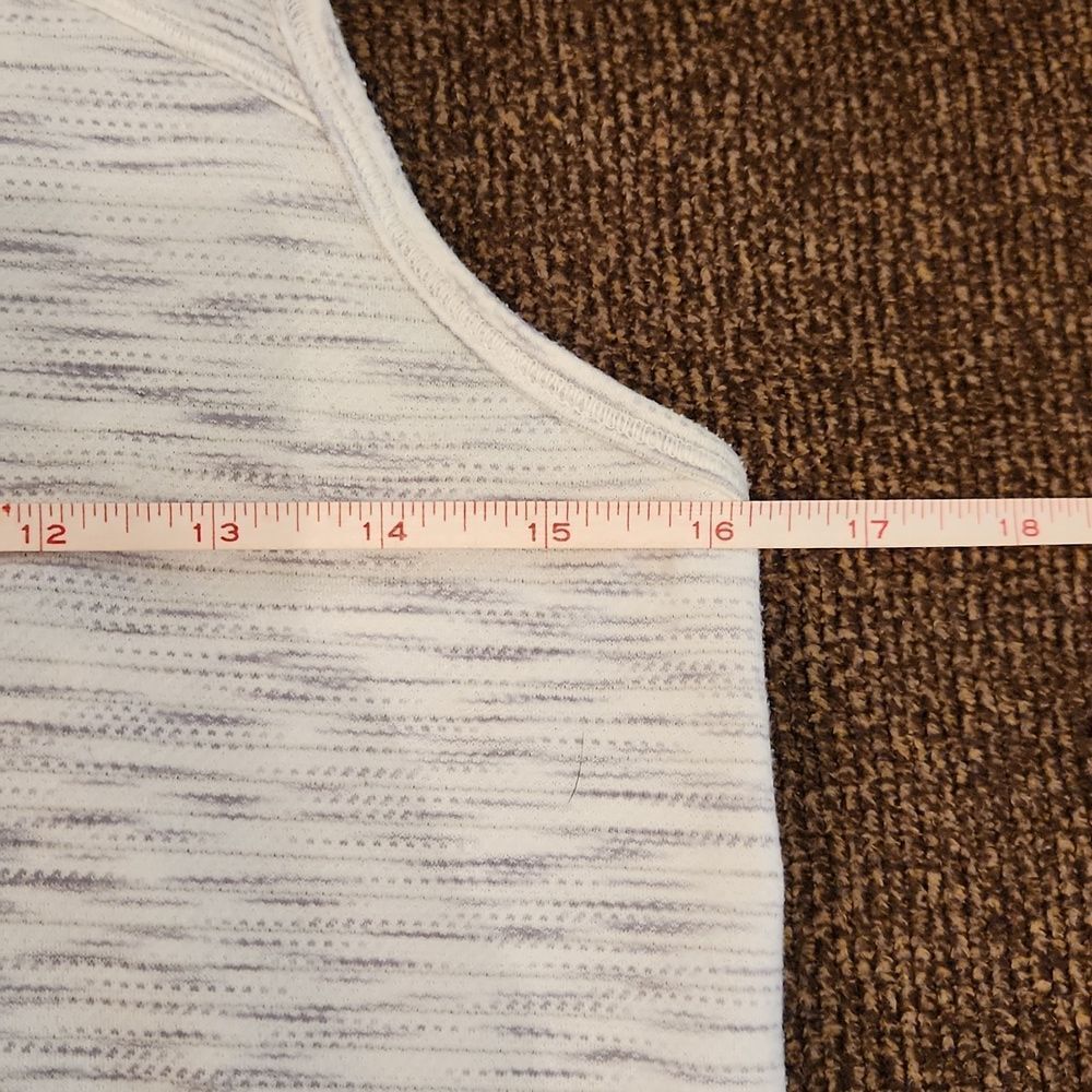 Lululemon Razorback Tank Top - Picture 8 of 11